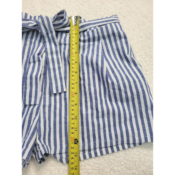 [22] Love Tree Women's Blue White Stripped Paperbag Shorts- Size M - Picture 2 of 4